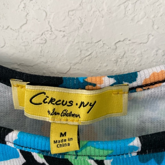 NWT Circus NY by Sam Edelman Black and Blue Floral Blouse, Sleeveless and light - Picture 4 of 5